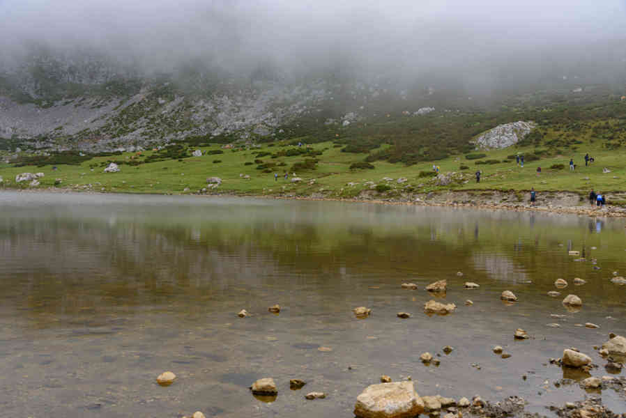 Principado de Asturias 056 - parque nacional de los Picos de Europa - lago Ercina.jpg